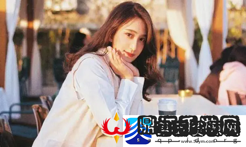 瞒着老公加班的HR中字